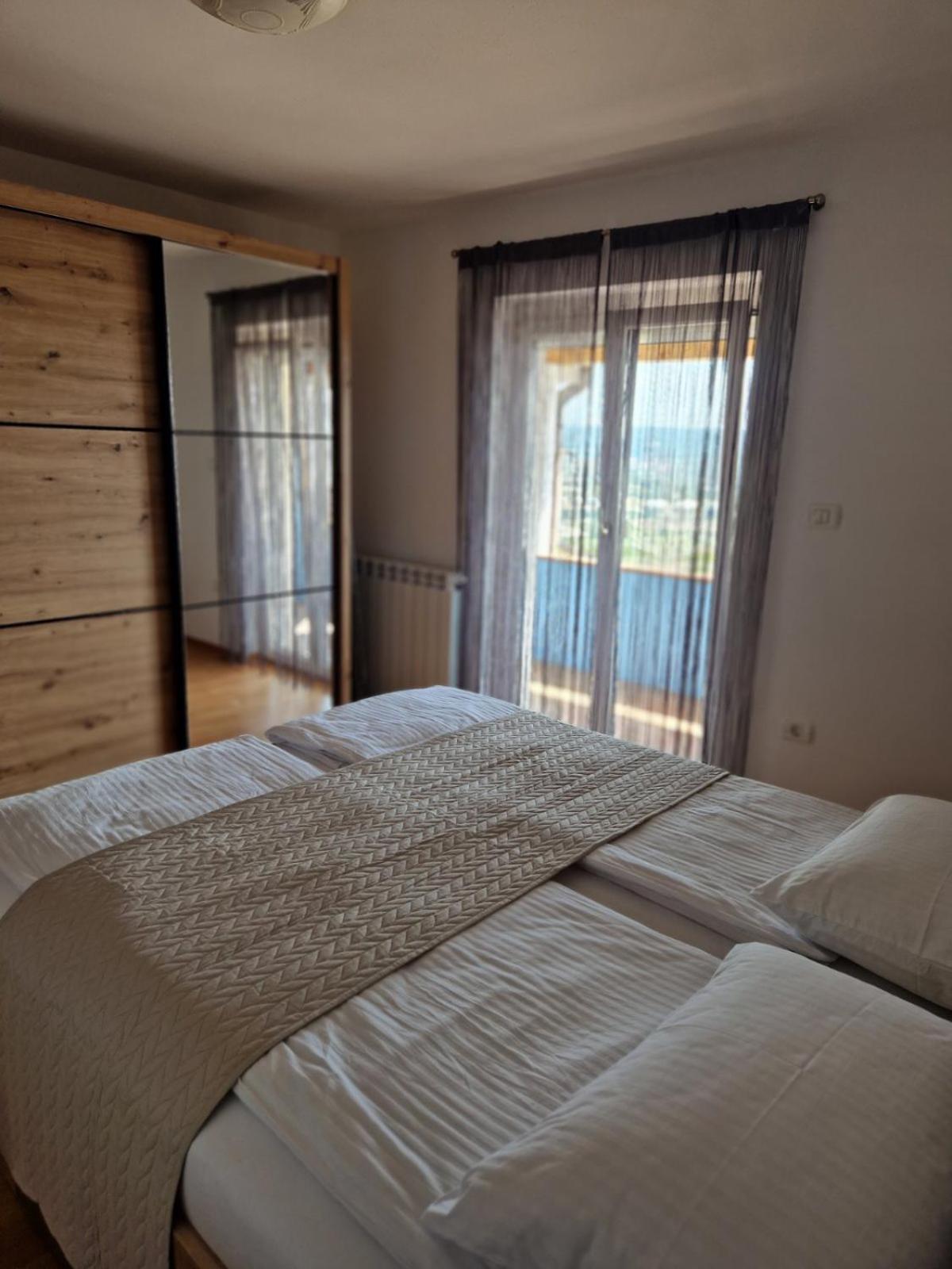 Villa Blue Sky - Hrvatini โคเปร์ ภายนอก รูปภาพ